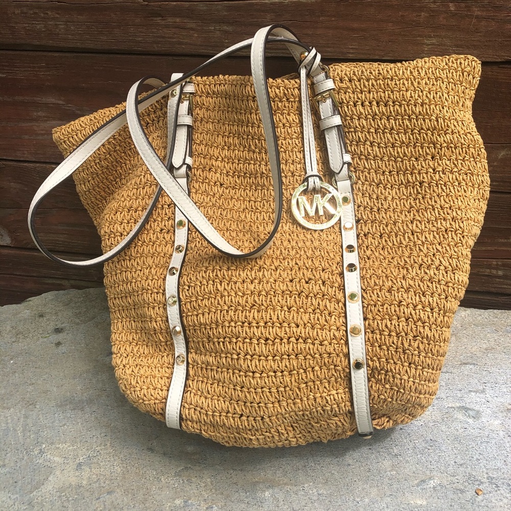 Micheal Kors Straw oversized bag.
